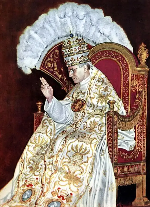 Papst Pius XII. in der Sedia Gestatoria während einer Messe zum Gedenken an den 10. Jahrestag seiner Krönung.